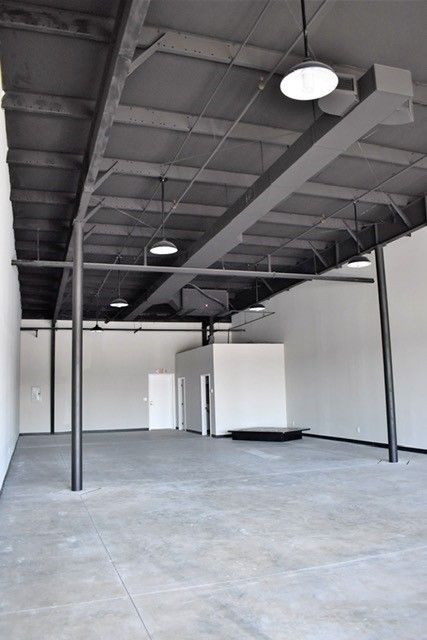 Blackiston Mill Rd Shopping Center: 1418 & 1420 Blackiston Mill Rd, Clarksville, IN 47129
